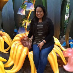 Meet your Posher, Yesenia